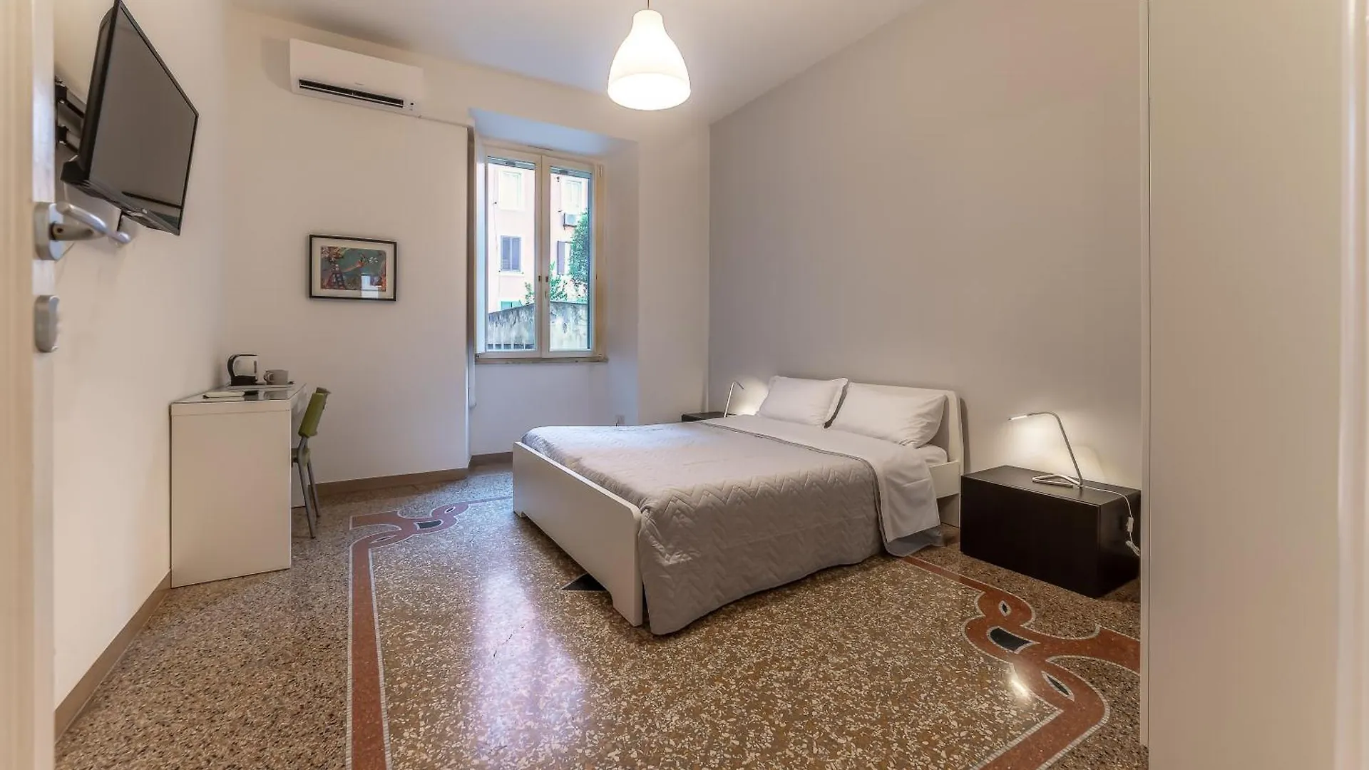 Azzurra B&B - Metro Lodi Rome