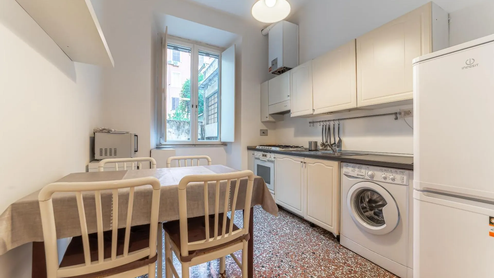 Azzurra B&B - Metro Lodi 0*, Rome Italy